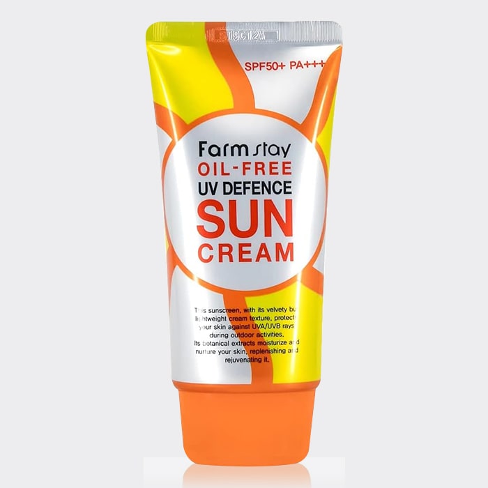 ضدآفتاب بدون چربی فارم استی مدل Farm Stay Oil-Free UV Defence Sun Cream